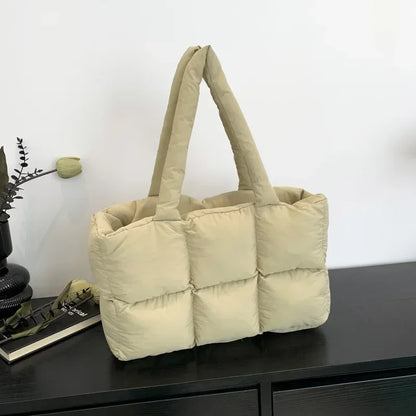 Bolsa Acolchoada Verona™ em Design Puff Ultraconfortável / Estilo Moderno e Toque Macio para Seu Dia a Dia!