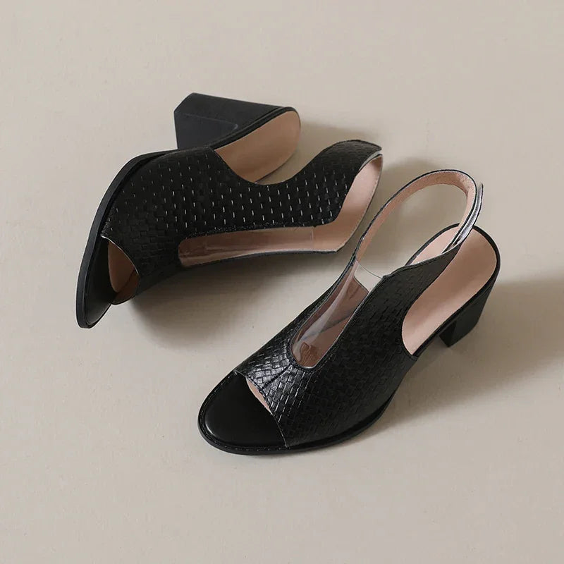 Sandália Mirelle™ com Acabamento Texturizado e Design Envolvente