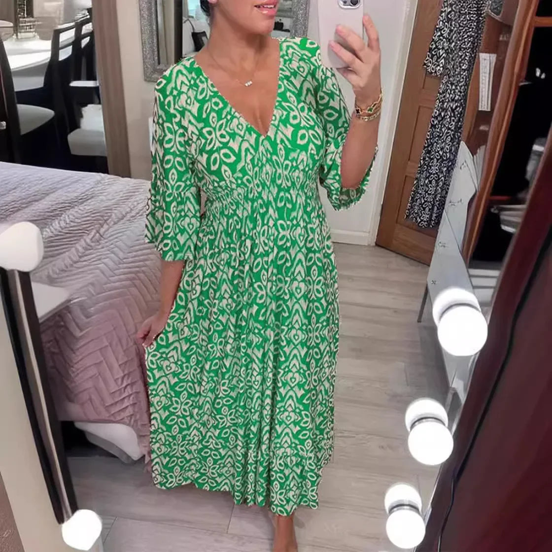 [COMPRE 2 E LEVE 3]  Vestido Harmonia Tropical™ com Estampa Boho e Tecido Leve / Um Toque de Cor e Liberdade para seu Dia!