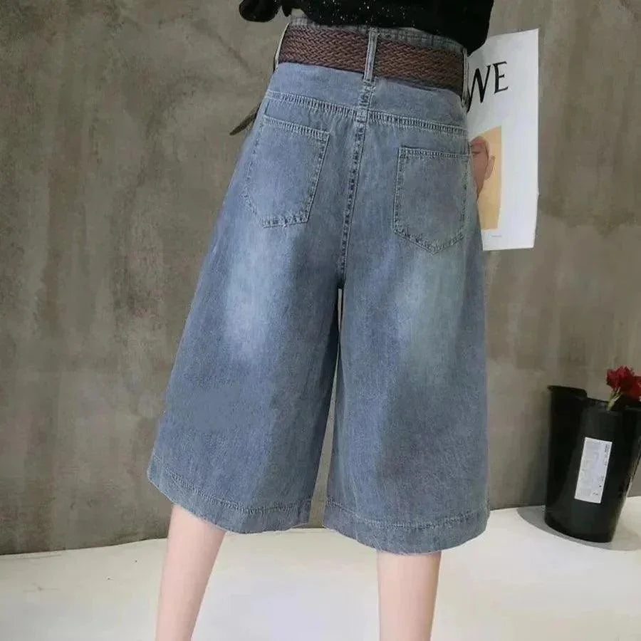 Shorts Jeans Charlotte™ com Cintura Alta + Cinto de Brinde /  Conforto Sob Medida e Estilo para Criar os Mais Lindos Looks!!