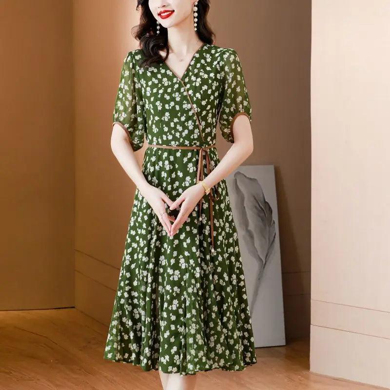 Vestido Parisienne™ com Estampa Floral Fina / O Toque de Charme e Delicadeza para Qualquer Ocasião!
