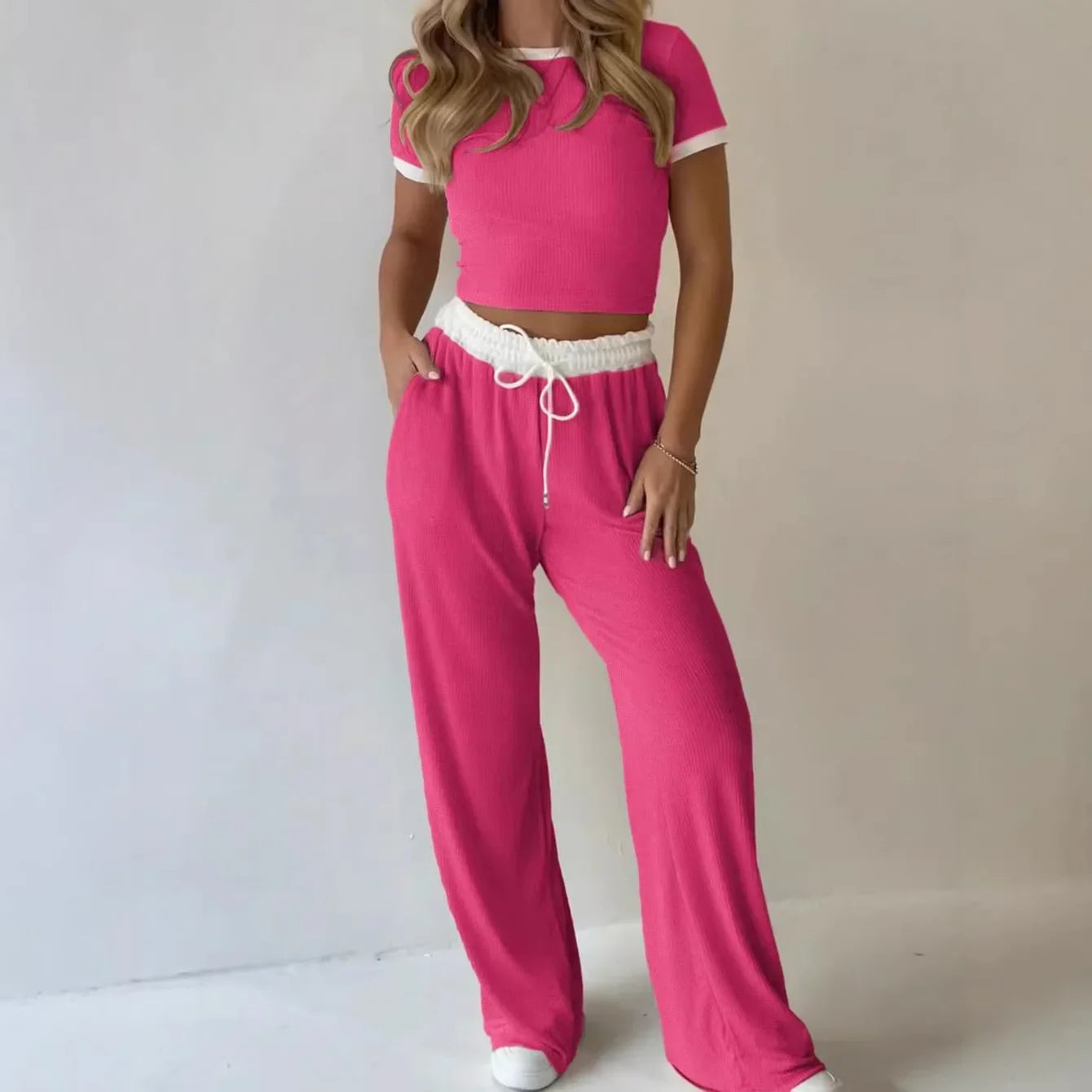 Conjunto Liz™ em Malha Canelada Premium e Cropped Ajustado