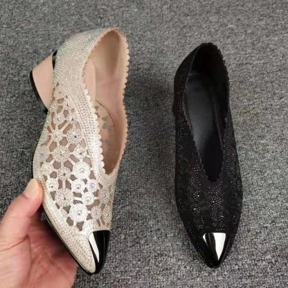 Sapato Cleopatra™ com Detalhes em Renda / Elegância Heroica para a Mulher Moderna