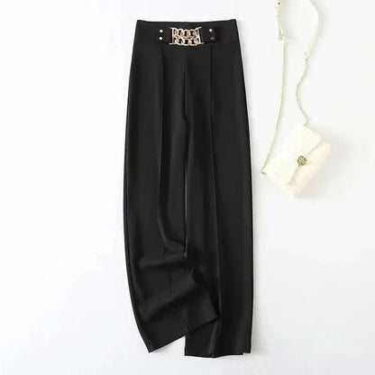 Calça Majesté™ com Fivela de Luxo e Caimento Perfeito / Exiba Sofisticação e Conforto em Cada Passo!