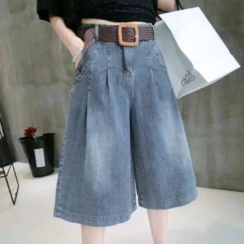 Shorts Jeans Charlotte™ com Cintura Alta + Cinto de Brinde /  Conforto Sob Medida e Estilo para Criar os Mais Lindos Looks!!