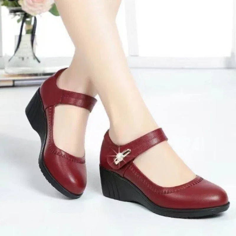 Sapato Mary™ com Salto Plataforma e Fechamento Ajustável