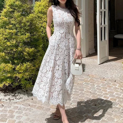 Vestido Elorien™ Com Renda Delicada e Caimento Fluido