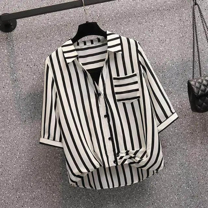 (Promoção Compre 1, Leve 2) Kit de Camisas Mirella: Listras Delicadas & Elegância em Dose Dupla!