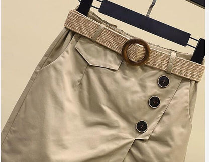 Shorts Saia Fiorella™ em Sarja com Cinto / A peça de roupa com caimento soltinho e a beleza atemporal que você tanto ama!