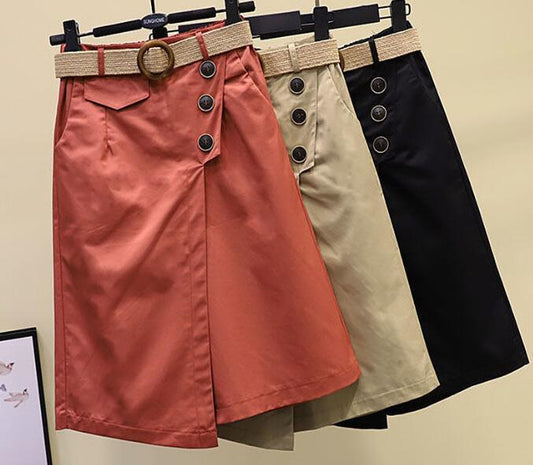 Shorts Saia Fiorella™ em Sarja com Cinto / A peça de roupa com caimento soltinho e a beleza atemporal que você tanto ama!