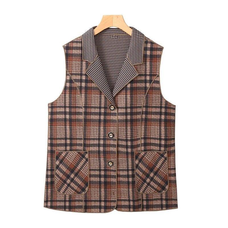 Colete Francesca™ com Lapela Elegante e Estampa Xadrez Clássica / O Charme Europeu em Uma Peça Atemporal e Sofisticada