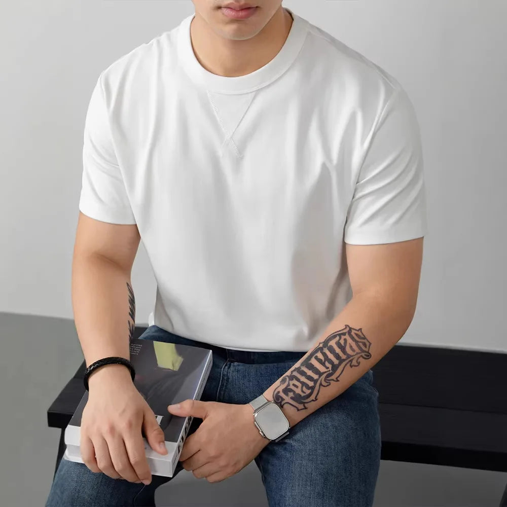 Camiseta Louis™ em Algodão Premium com Elastano e Gola Redonda Canelada