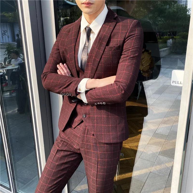 ElegantGrid™ Terno de Três Peças - A Precisão do Estilo em Xadrez.