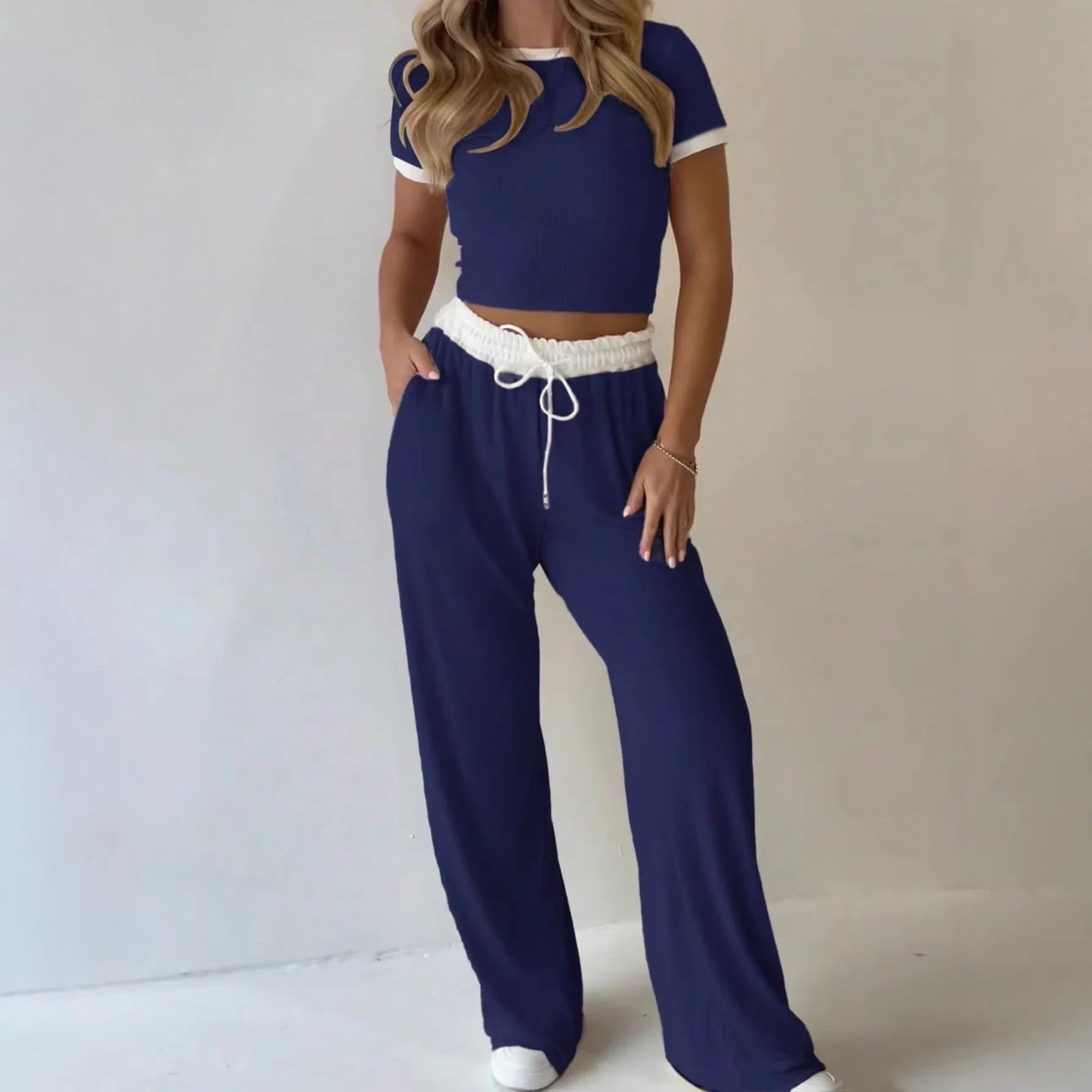 Conjunto Liz™ em Malha Canelada Premium e Cropped Ajustado