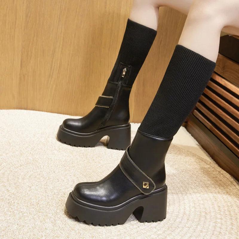 Bota Margareth™ com Cano Ajustável e Plataforma de 5cm - Elegância e Versatilidade em um Único Design!