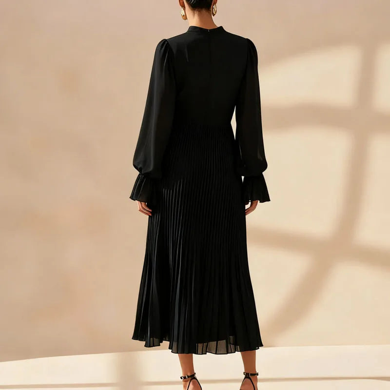 Vestido Lioren™ com Plissado Sofisticado e Babados Assimétricos