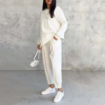 Conjunto Eva™ Blusa de Recorte Assimétrico e Calça Jogger com Bolsos