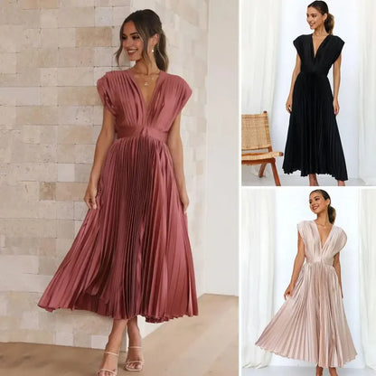 Vestido Plissado Antunes™ em Tecido Leve com Toque Acetinado / Movimento Sofisticado e Caimento Impecável