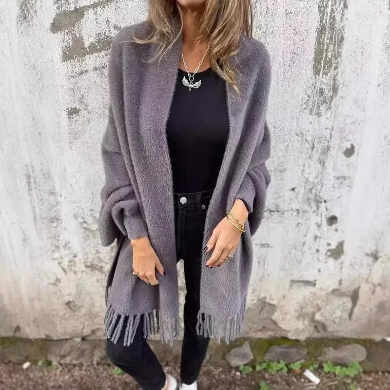 Casaco Femme Aura™ Tipo Manta com Franjas  / O Aconchego com Estilo das Ruas de Milão!