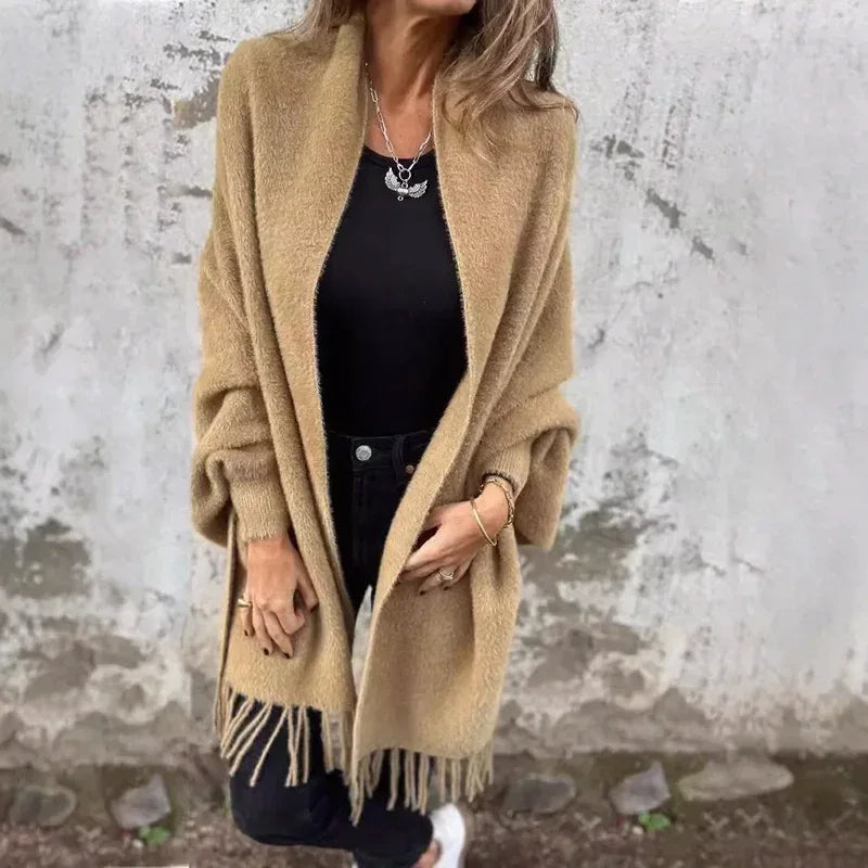 Casaco Femme Aura™ Tipo Manta com Franjas  / O Aconchego com Estilo das Ruas de Milão!