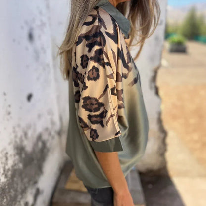 Camisa Jungle™ em Cetim com Animal Print Degradê / Para Mulheres que Impõem Estilo com Leveza!