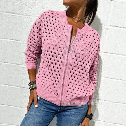 Jaqueta Ana Bella™ em Tricô Vazado com Zíper Frontal / O Toque Suave de Quem Vive com Leveza!