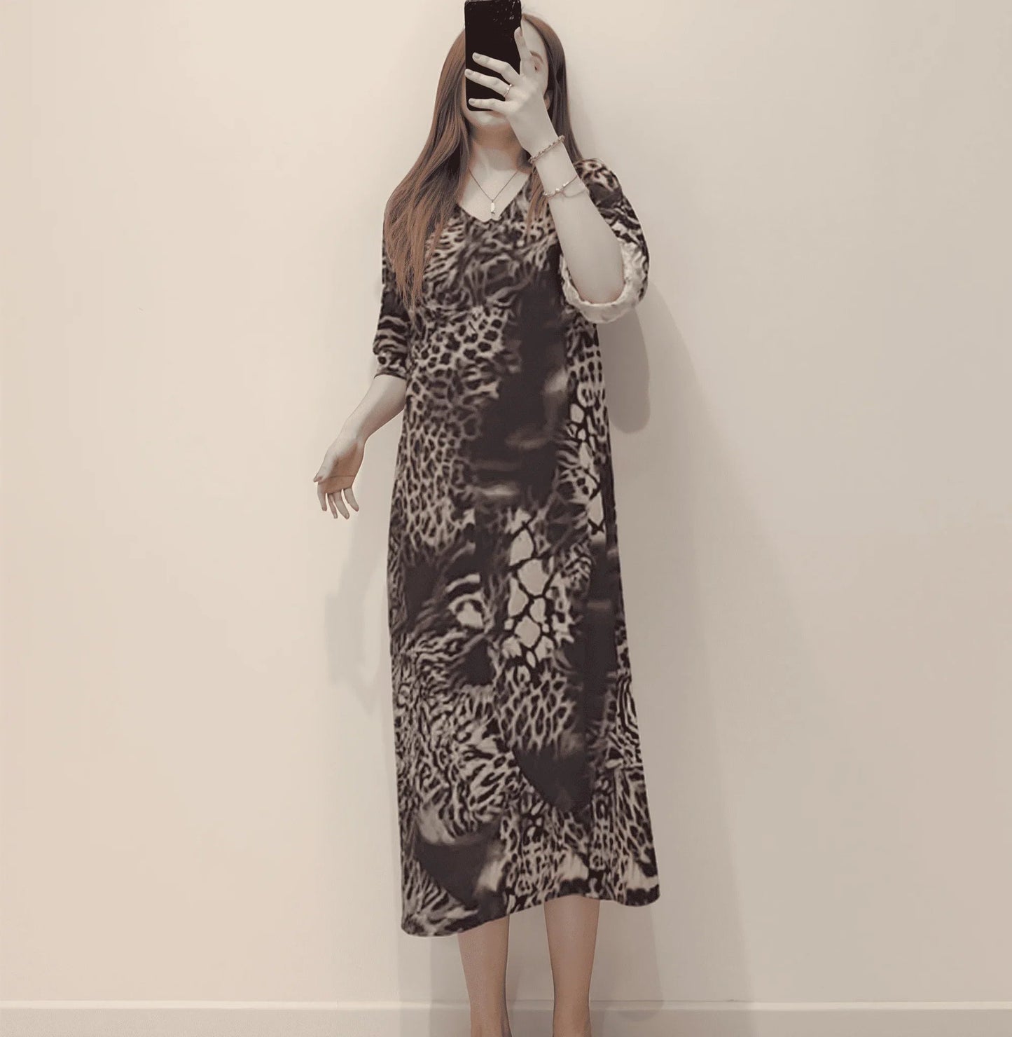 Vestido Jaguarina™ com Estampa Animal Print e Caimento Nobre / Poder e Elegância em Cada Movimento!