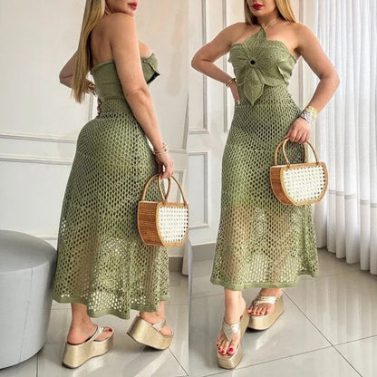 Vestido Ortiz™ em Tricô Vazado com Flor Majestosa no Busto / O Encanto Artesanal que Ilumina o Seu Dia!