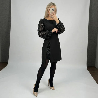 Vestido Midi Penélope™ com Mangas Bufantes Brilhantes e Fenda Elegante