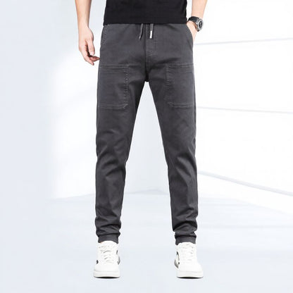 Calça Levi™ em Sarja Premium com Bolsos Funcionais