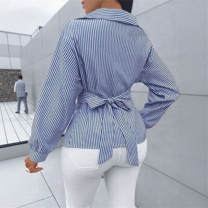 Camisa Transpassada Zoe™ em Viscose Premium com Amarração nas Costas
