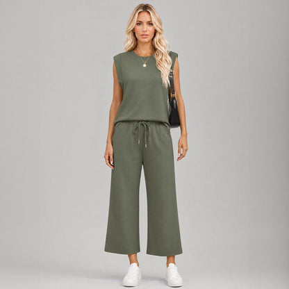 Conjunto Aya™ Regata de Ombro Marcado e Calça Cropped com Cordão