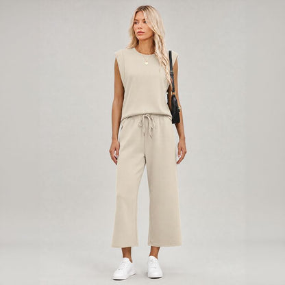 Conjunto Aya™ Regata de Ombro Marcado e Calça Cropped com Cordão