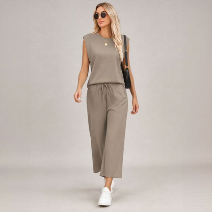 Conjunto Aya™ Regata de Ombro Marcado e Calça Cropped com Cordão