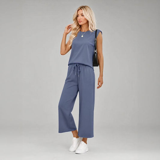 Conjunto Aya™ Regata de Ombro Marcado e Calça Cropped com Cordão