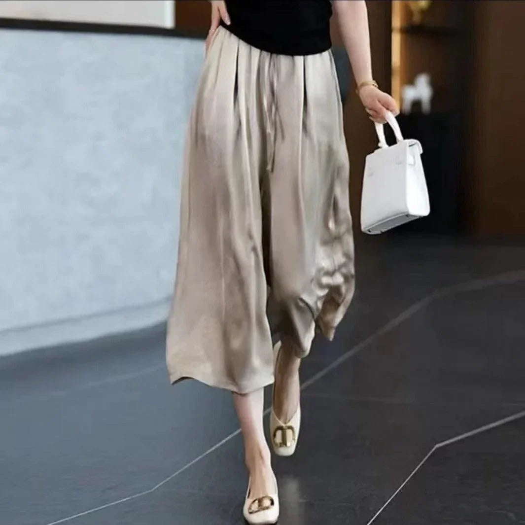 Calça Saia Elloá com Tecido Texturizado em Seda Gelo / A Peça de Roupa Que Deixa Qualquer Mulher Apaixonada!
