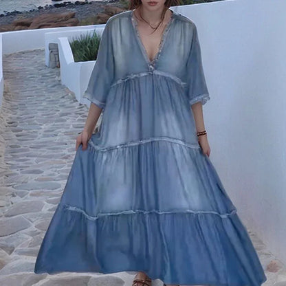 Vestido Boheme™ em Denim Leve com Babados e Barra Desfiada / A Essência do Estilo Livre em Cada Movimento!
