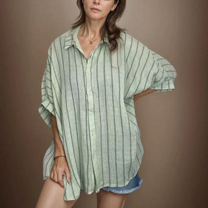 Camisa Feminina Castillo™ em Algodão Texturizado com Modelagem Oversized / Leveza e Charme que Abraçam Seu Estilo!