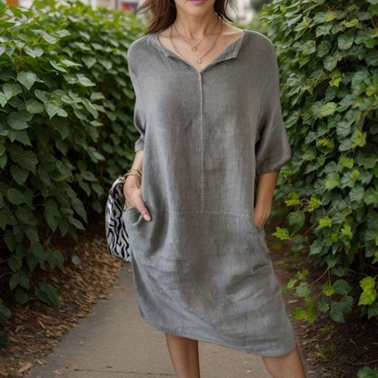 [COMPRE 1 E LEVE 2]  Vestido Ivanna™ em Linho de Algodão com Gola em V / Simplicidade Sofisticada para Todas as Horas!