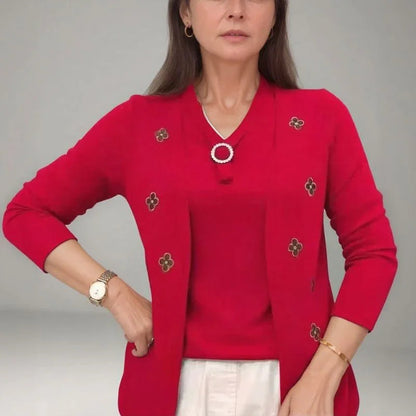 [COMPRE 1 E LEVE 2] Blusinha Cardigan Cécile™ com Efeito Sobreposto e Aplique Floral / Elegância Francesa para Mulheres de Bom Gosto!