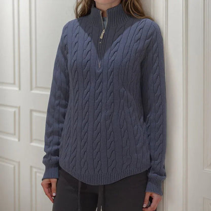 Blusa Mathilde™ em Tricô Trançado com Gola Alta  / A Peça-Coringa para Looks de Inverno com Presença!
