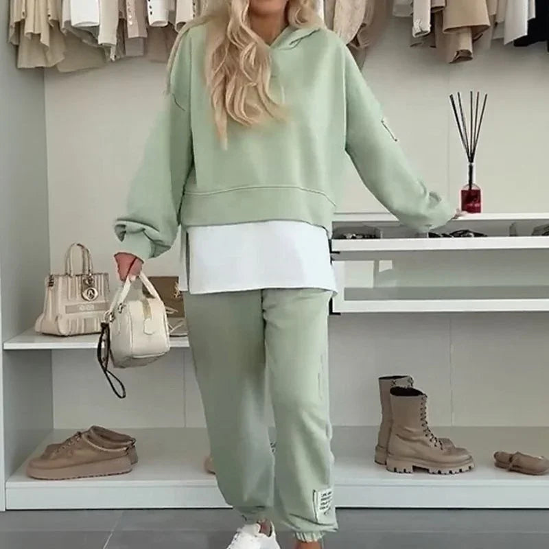 Conjunto Moletom Lara Belle™ com Efeito de Dupla Camada /  Visual Moderno com Toque de Delicadeza!