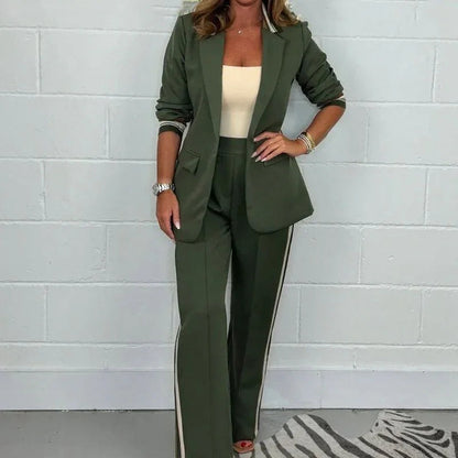 Conjunto Saint Claire™ com Listras Laterais e Blazer Alongado / A Alfaiataria que Une Elegância Estruturada e Conforto Urbano