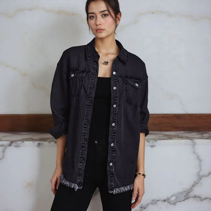 Jaqueta Jeans Dakota™ em Denim Premium e Barra Desfiada / Estilo Atemporal com Toque Urbano e Despojado!