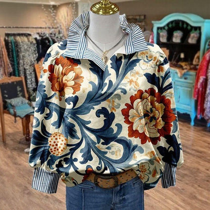 Blusa Toscana™ com Gola Camisaria Listrada e Estampa Barroca Floral / O Encontro do Estilo Casual com o Requinte Artesanal!