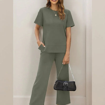 Conjunto Lounge Capri™ em Malha Premium com Calça Pantalona e Blusa Soltinha / O Companheiro Perfeito para Viagens, Passeios e Dias de Conforto Chic!