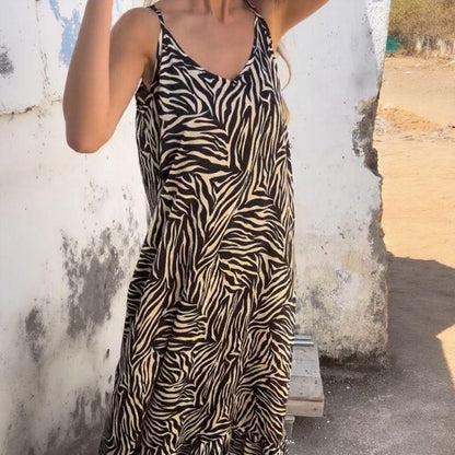 Vestido Zaya™ em Viscose Fria com Alças Delicadas Ajustáveis / Leveza absoluta com caimento confortável e elegante!