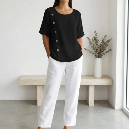 (Liquidação: Compre 1, Leve 2) Blusinhas Liora™ em Viscose Soft / Elegância Minimalista com Detalhes em Botões Chiques!