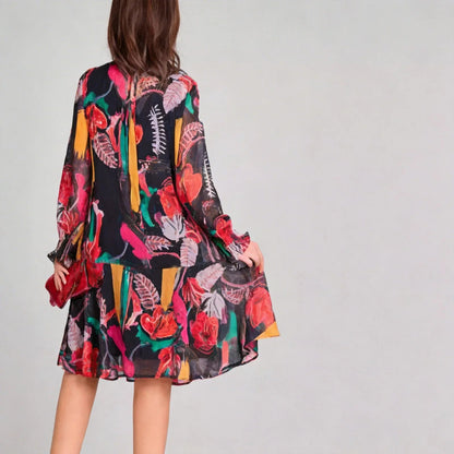 Vestido Gardênia™ com Mangas Fluidas e Estampa Vibrante