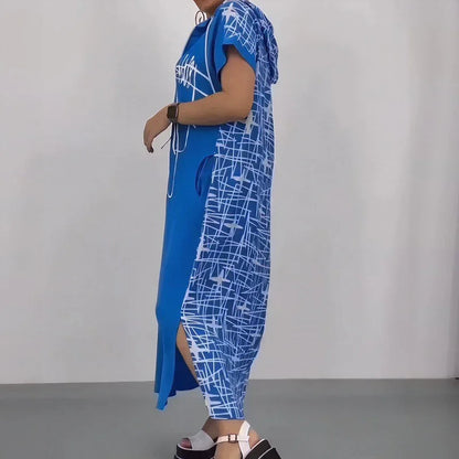 Vestido Lígia™ com Capuz e Estampa Autoral Contemporânea